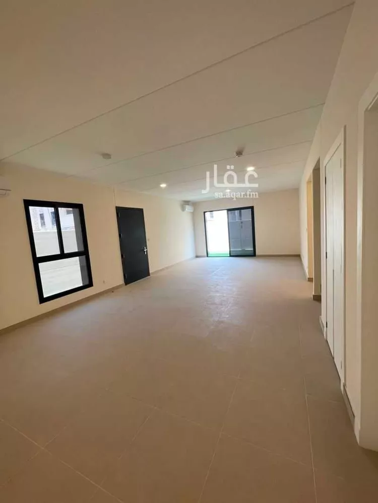 فيلا للإيجار في شارع رقم 2025, حي سدرة, مدينة الرياض, منطقة الرياض 8