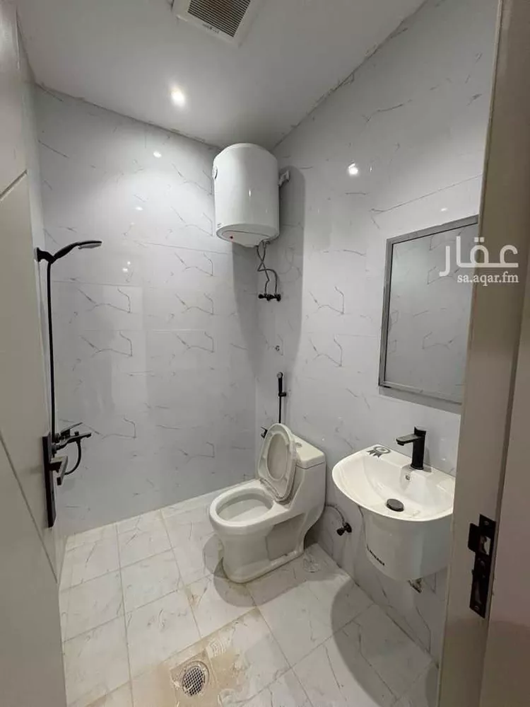 فيلا للإيجار في شارع بدون اسم, حي عكاظ, مدينة الرياض, منطقة الرياض صورة 4