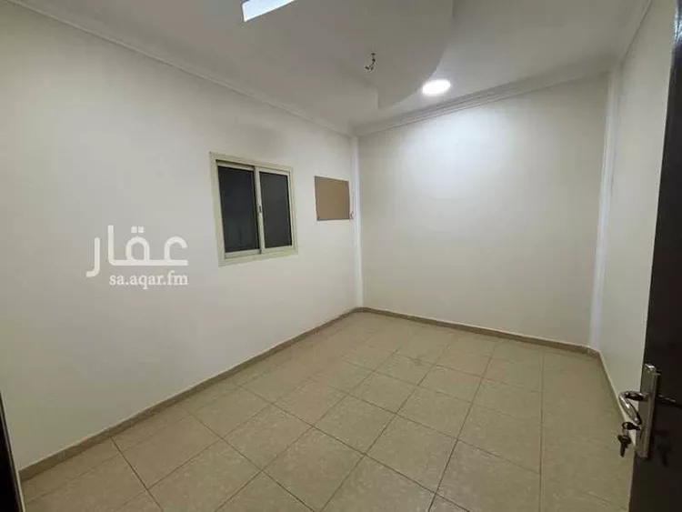 شقة للبيع في شارع رقم 68, حي العزيزية, مدينة الرياض, منطقة الرياض صورة 3