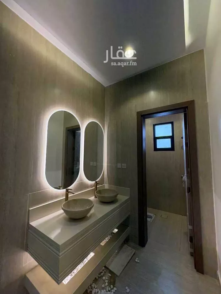 Floor for Sale in Riyadh Al Janadriyah