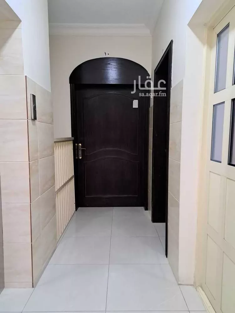 شقة للبيع في شارع اوطاس, حي هجر, مدينة الدمام, المنطقة الشرقية صورة 2