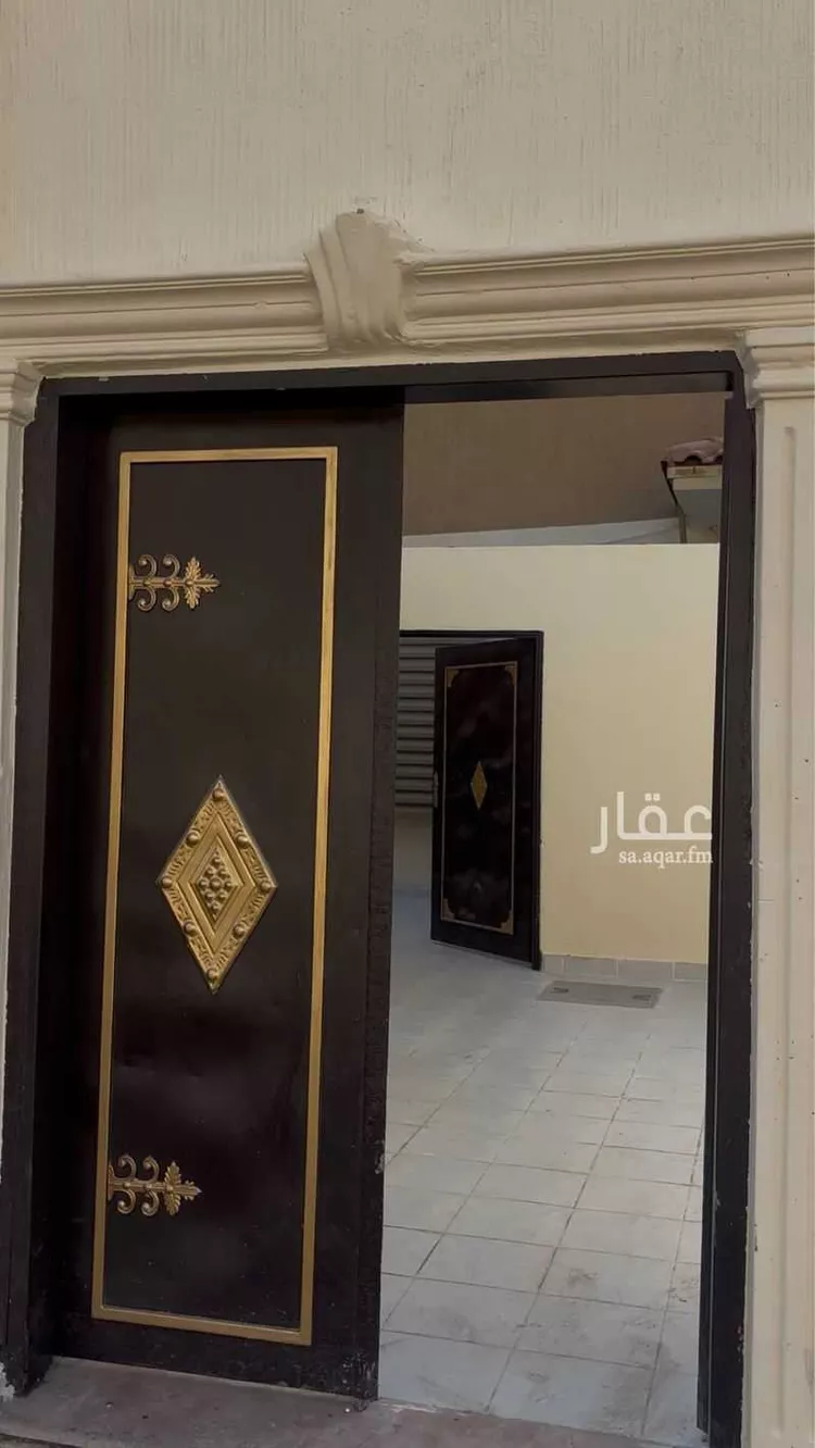 فيلا للبيع في شارع أحمد بن الخطاب, حي العزيزية, مدينة الرياض, منطقة الرياض صورة 3