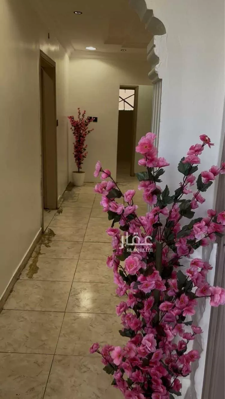 فيلا للبيع في شارع أحمد بن الخطاب, حي العزيزية, مدينة الرياض, منطقة الرياض صورة 5
