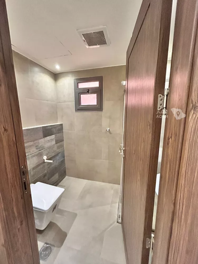 Floor for Sale in Riyadh Al Arid 16