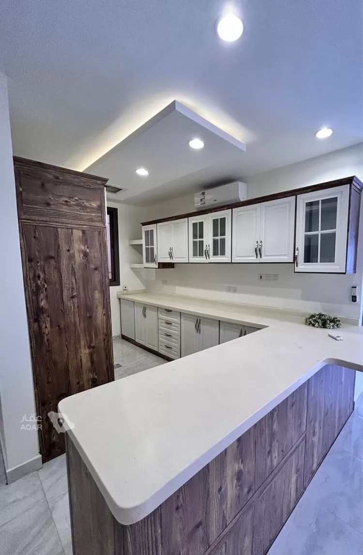 Floor for Sale in Riyadh Al Arid 10