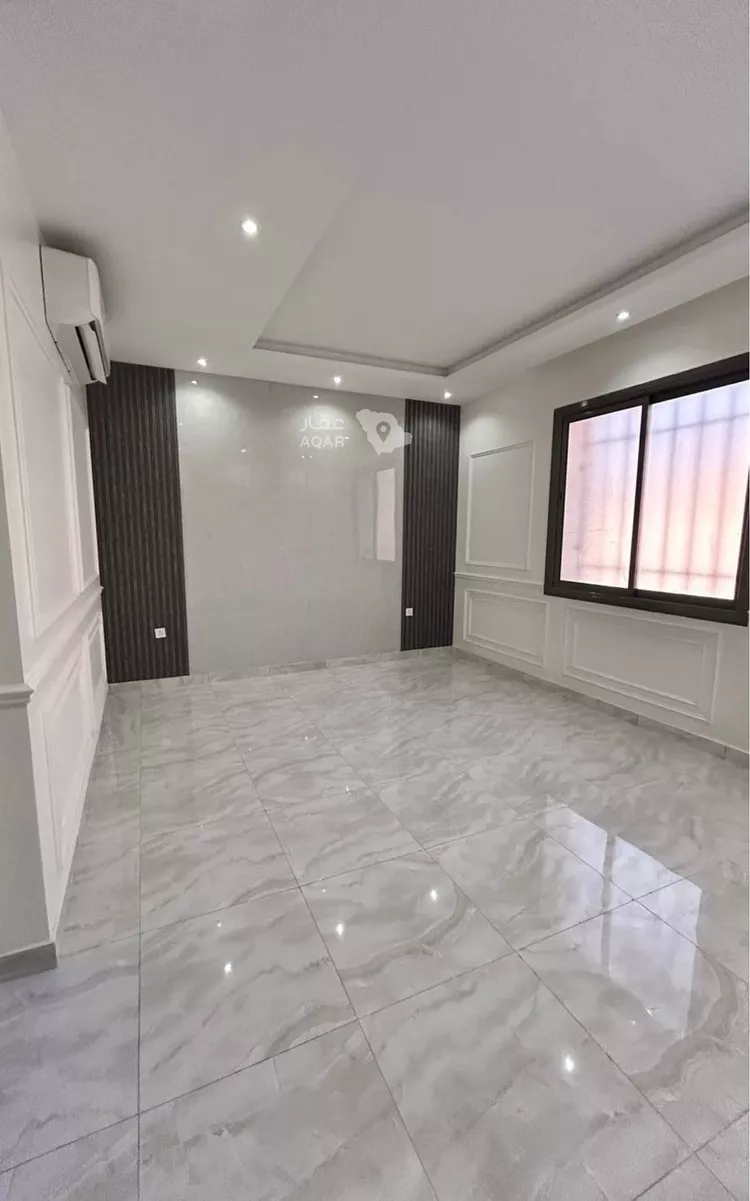 Floor for Sale in Riyadh Al Arid 7