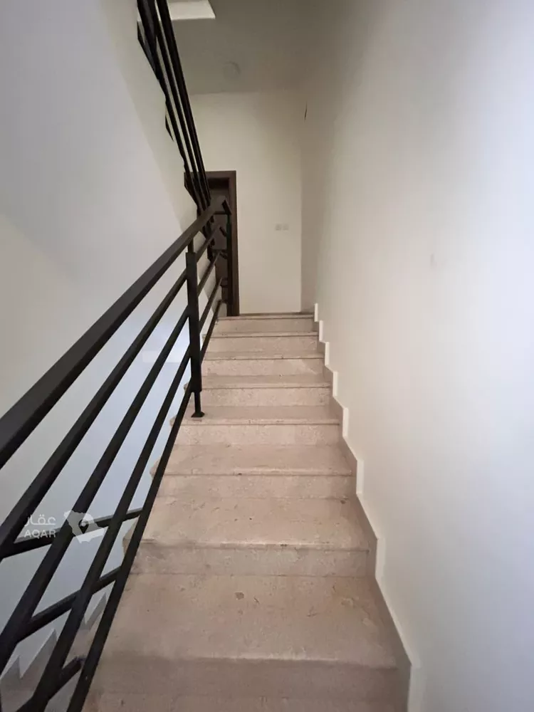 Floor for Sale in Riyadh Al Arid صورة 3