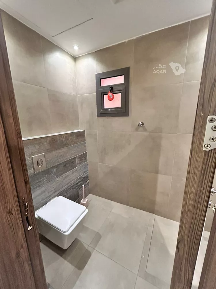 Floor for Sale in Riyadh Al Arid 11