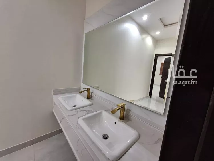 فيلا للإيجار في شارع خارجة بن سعيد, حي الرمال, مدينة الرياض, منطقة الرياض