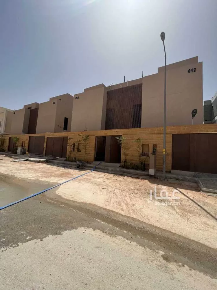 دور للبيع في شارع ابن تقي الدين, حي المرجان, مدينة الرياض, منطقة الرياض