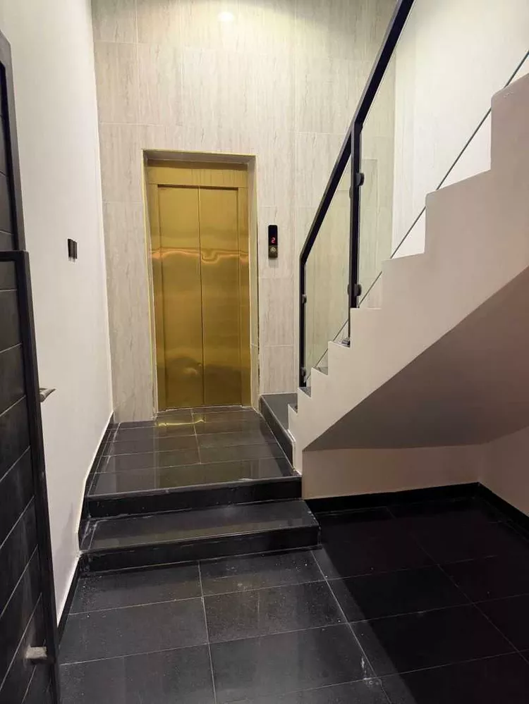 Floor for Rent in Riyadh Al Janadriyah صورة 2