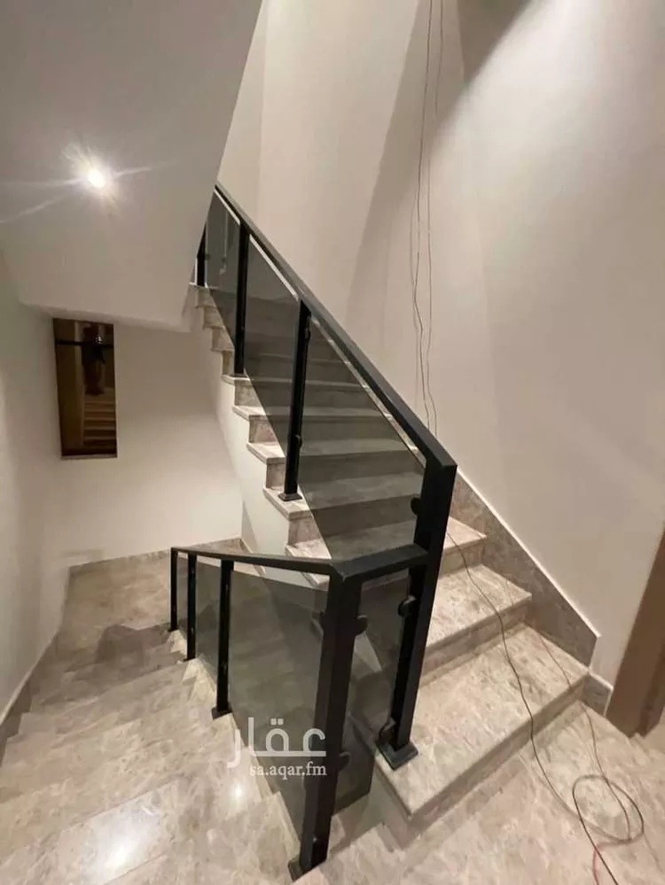 دور للبيع في شارع سيدة الرؤساء, حي العليا, مدينة الرياض, منطقة الرياض صورة 3