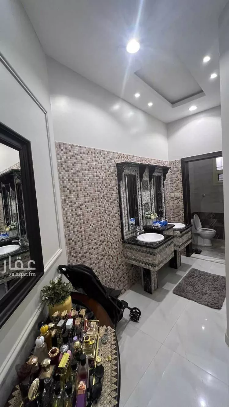 فيلا للبيع في شارع أبي بكر الكتبي, حي العارض, مدينة الرياض, منطقة الرياض صورة 5