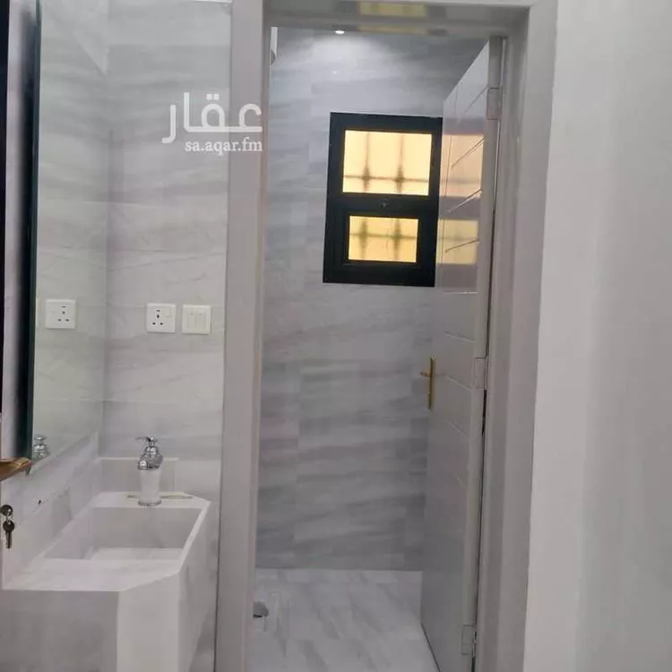 شقة للبيع في شارع رضي الدين الفاسي, حي العزيزية, مدينة الرياض, منطقة الرياض صورة 3