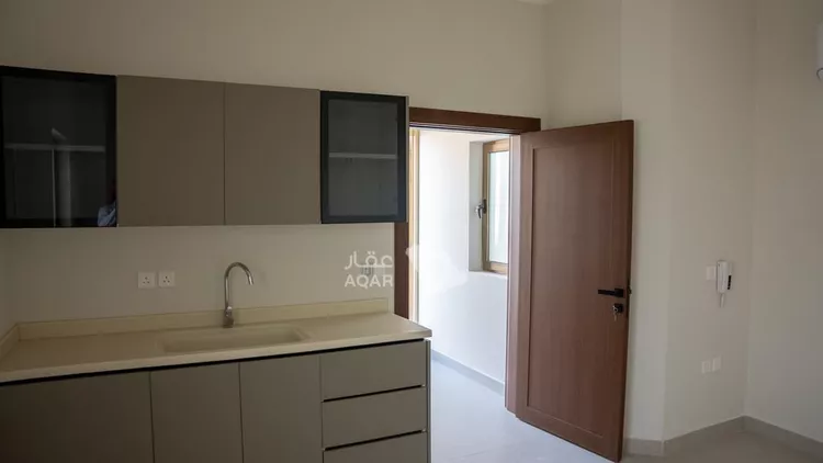 Building for Rent in Dammam Al Mazruiyah 4