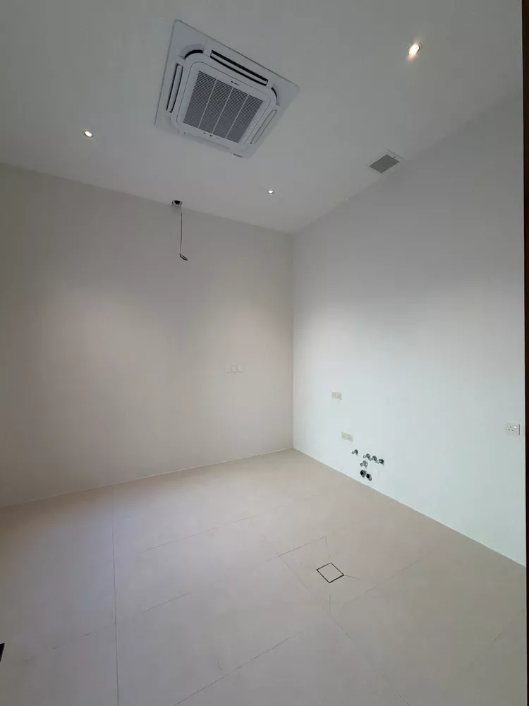 فيلا للبيع في شارع الحوافظ, حي المحمدية, مدينة الرياض, منطقة الرياض 8