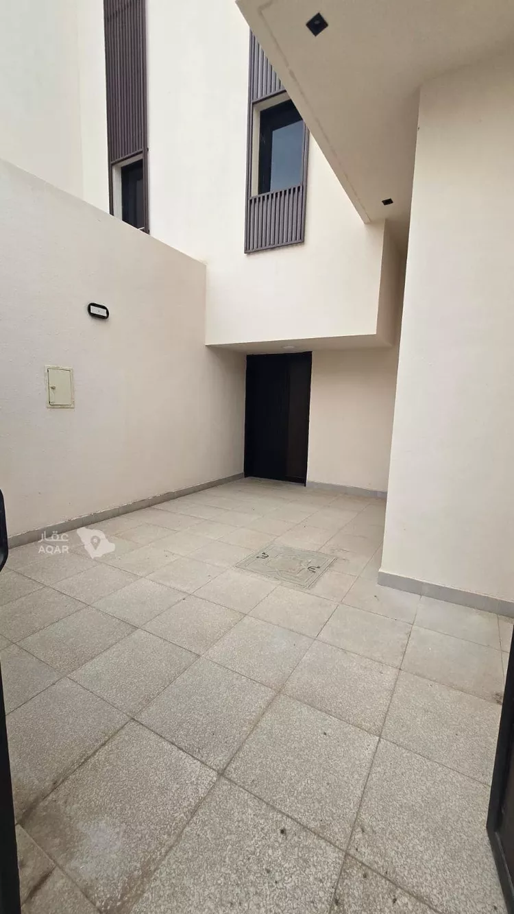 Floor for Rent in Riyadh Az Zahrah 3