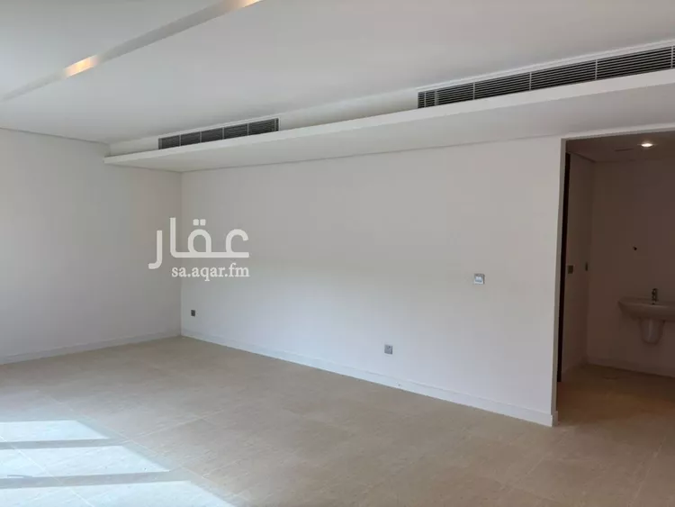 فيلا للإيجار في شارع 580, حي مطار الملك خالد الدولي, مدينة الرياض, منطقة الرياض