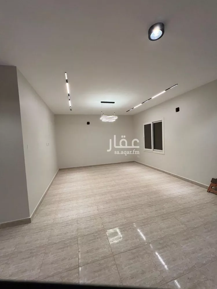فيلا للبيع في شارع عبدالرحمن العمادي, حي مطار الملك خالد الدولي, مدينة الرياض, منطقة الرياض 11