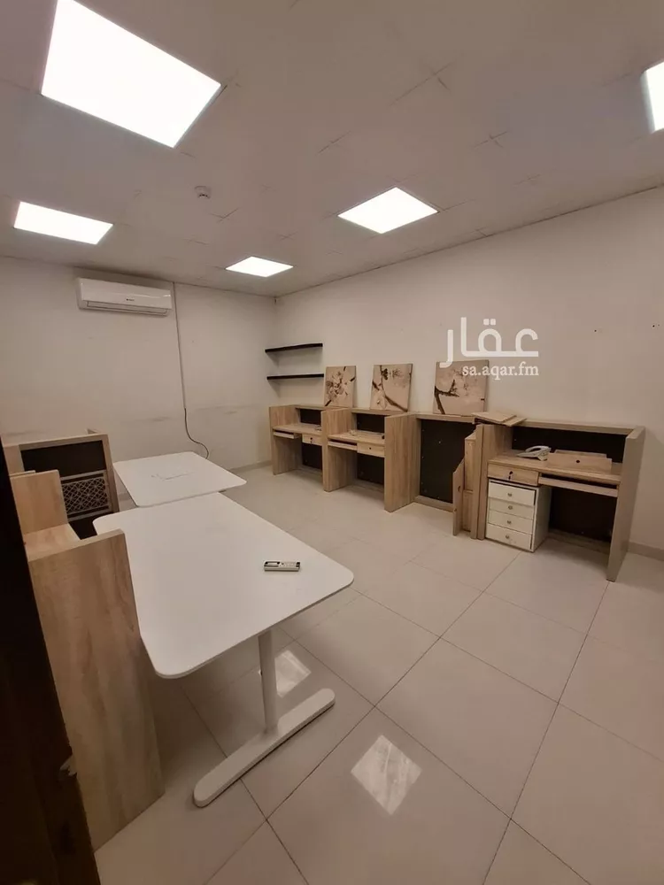 مكتب تجاري للإيجار في شارع الدائرى الشمالى الفرعي, حي الوادي, مدينة الرياض, منطقة الرياض صورة 4