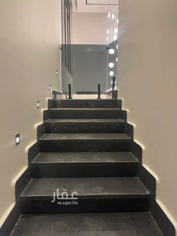 فيلا للبيع في شارع الفخر النحوي, حي العارض, مدينة الرياض, منطقة الرياض صورة 3