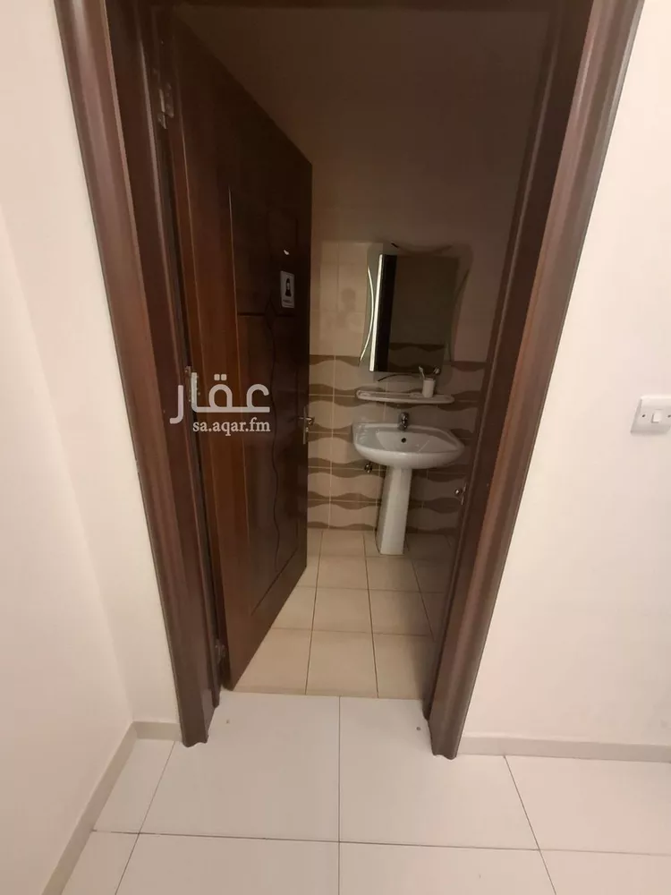 مكتب تجاري للإيجار في شارع الدائرى الشمالى الفرعي, حي الوادي, مدينة الرياض, منطقة الرياض صورة 3