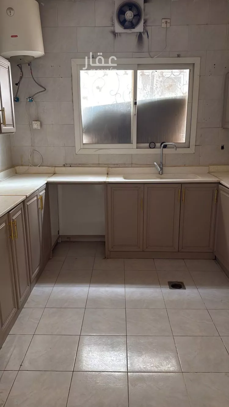 Floor for Rent in Riyadh Al Yasmin 7
