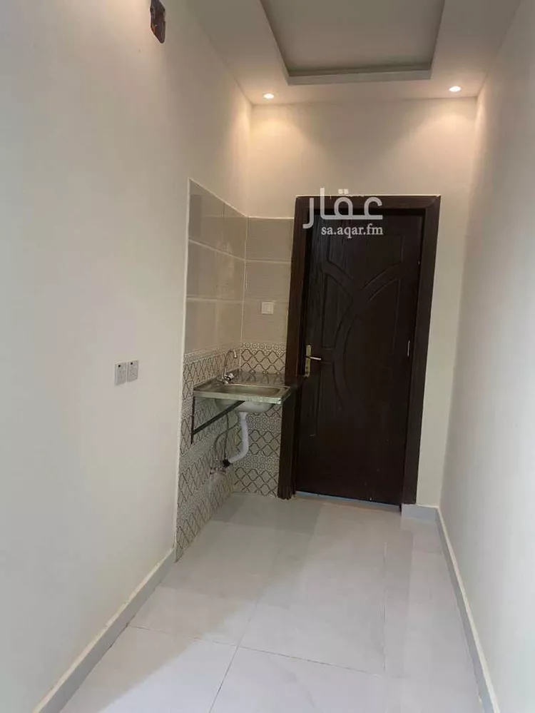 شقة للإيجار في شارع أبي الفتح بن العلامة العجيمي ، حي الشرق ، الرياض ، منطقة الرياض