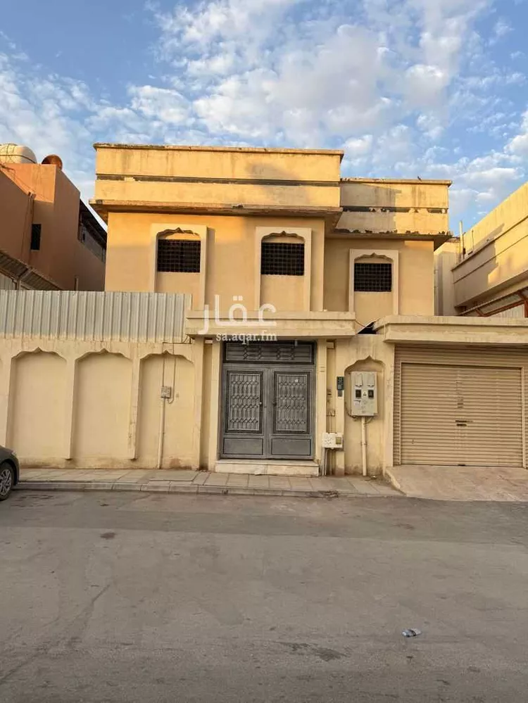 فيلا للبيع في شارع شهاب الدين بن المظفر ، حي العزيزية ، الرياض ، منطقة الرياض