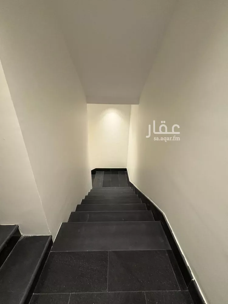 عمارة للبيع في شارع عبدالقادر الجزائري, حي الدار البيضاء, مدينة الرياض, منطقة الرياض صورة 3