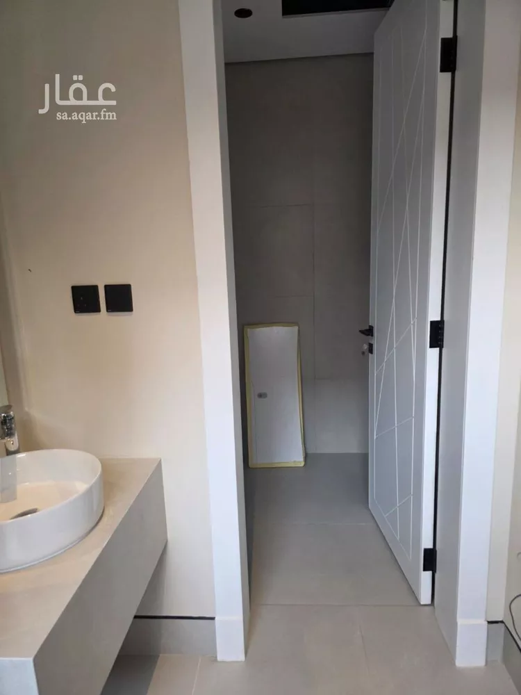 دور للبيع في شارع ابن الناصر, حي الملك فهد, مدينة الرياض, منطقة الرياض صورة 5
