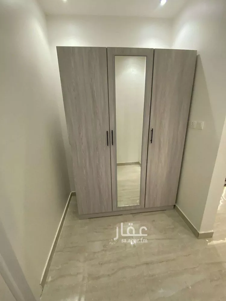 فيلا للبيع في شارع الدوائر, حي العزيزية, مدينة الرياض, منطقة الرياض صورة 3