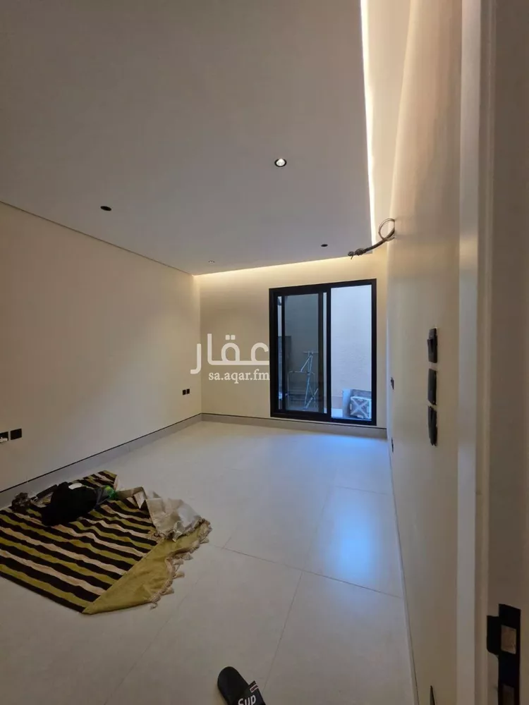 دور للبيع في شارع ابن الناصر, حي الملك فهد, مدينة الرياض, منطقة الرياض صورة 2