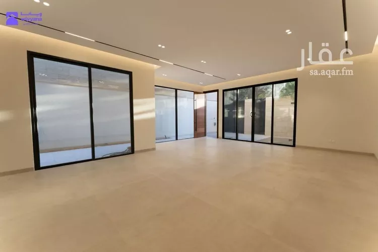 فيلا للبيع في شارع لزمة, حي الملك سلمان, مدينة الرياض, منطقة الرياض صورة 3