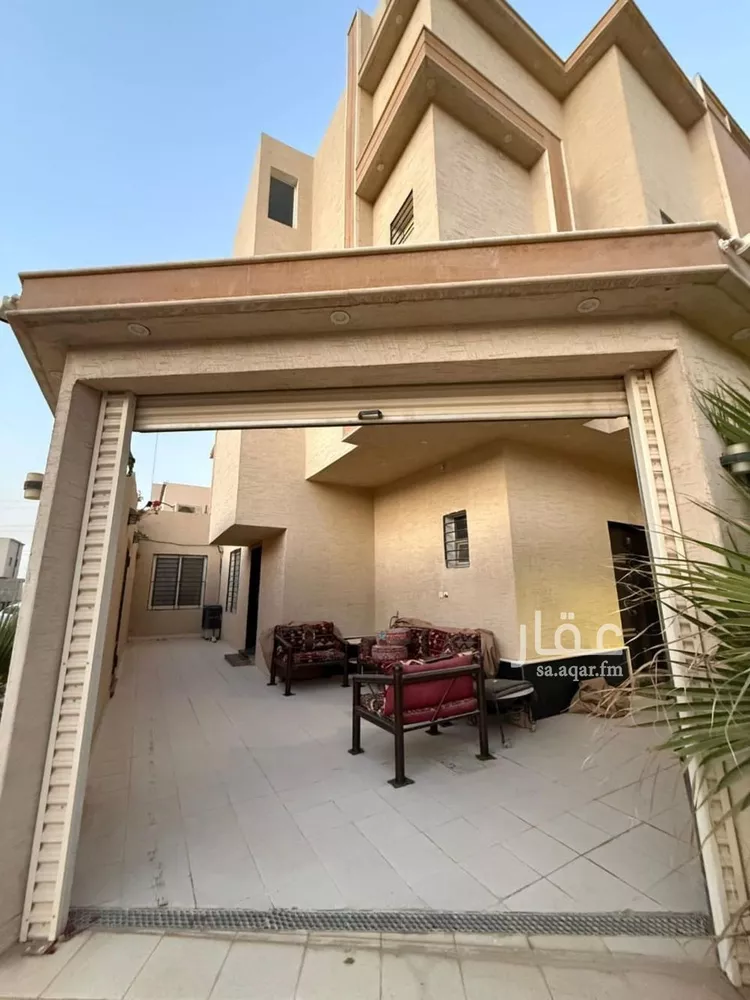 فيلا للإيجار في شارع المنذر بن سعيد, حي بدر, مدينة الرياض, منطقة الرياض صورة 2