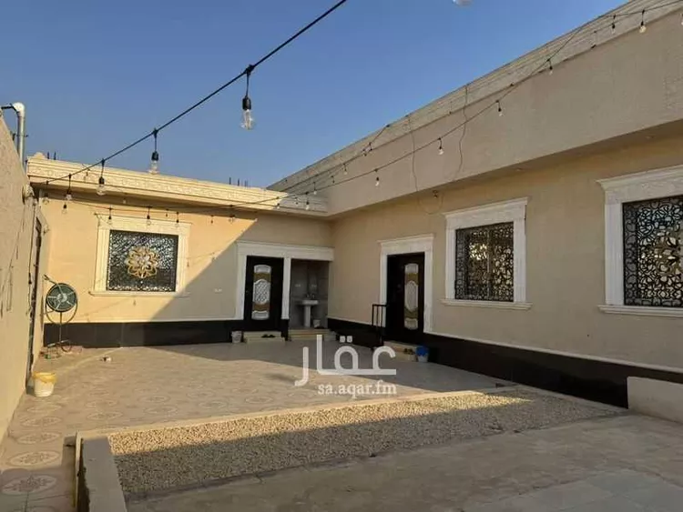 دور للبيع في شارع الجامعة 127, حي الجامعة, مدينة المزاحمية, منطقة الرياض