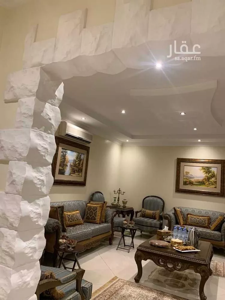 فيلا للبيع في شارع أحمد بن قاسم, حي إشبيلية, مدينة الرياض, منطقة الرياض صورة 4