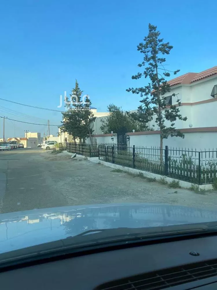 فيلا للبيع في شارع الامير مشاري بن سعود, حي النزهة, مدينة الباحة, منطقة الباحة صورة 3