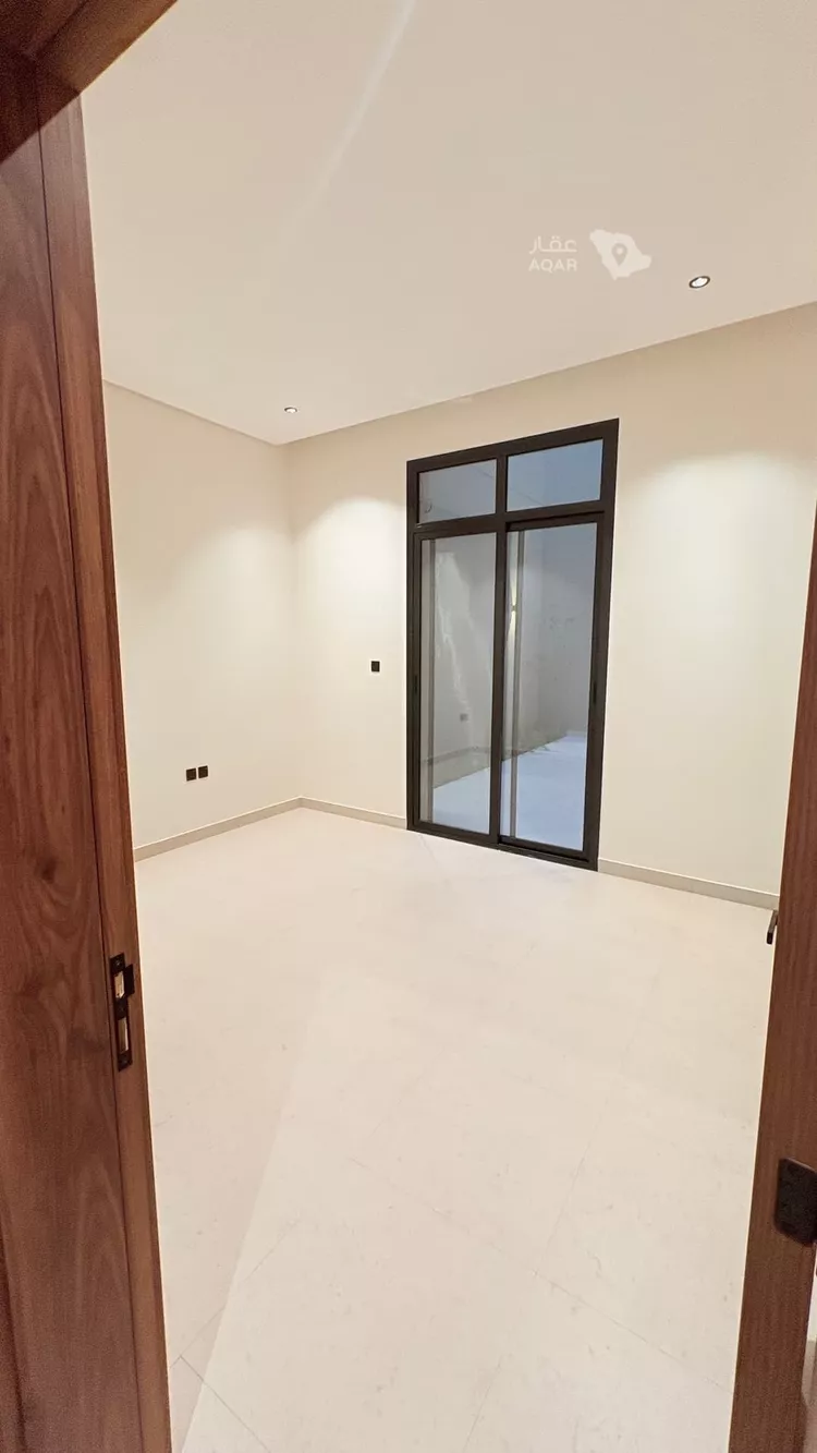 Floor for Sale in Riyadh Al Muruj 8