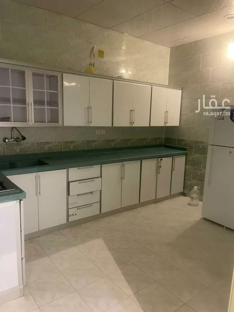عمارة للإيجار في شارع شارع الملك عبدالعزيز, حي العدل, مدينة المندق, منطقة الباحة