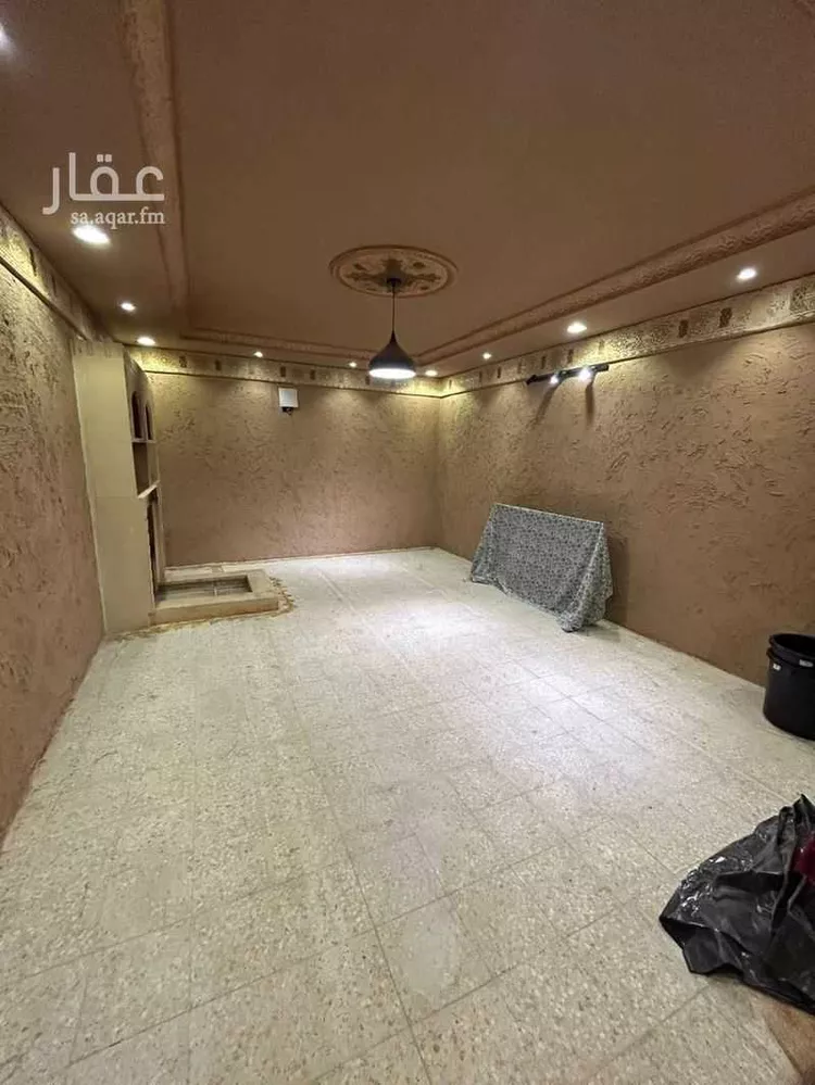 فيلا للبيع في شارع محمد بن أحمد بن علوان, حي إشبيلية, مدينة الرياض, منطقة الرياض صورة 4