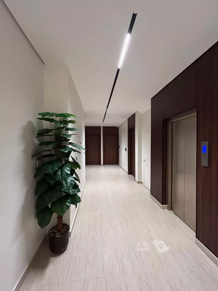 عمارة للبيع في شارع الشيخ ناصر بن سرحان بن منيخر, حي الحمراء, مدينة الرياض, منطقة الرياض 6