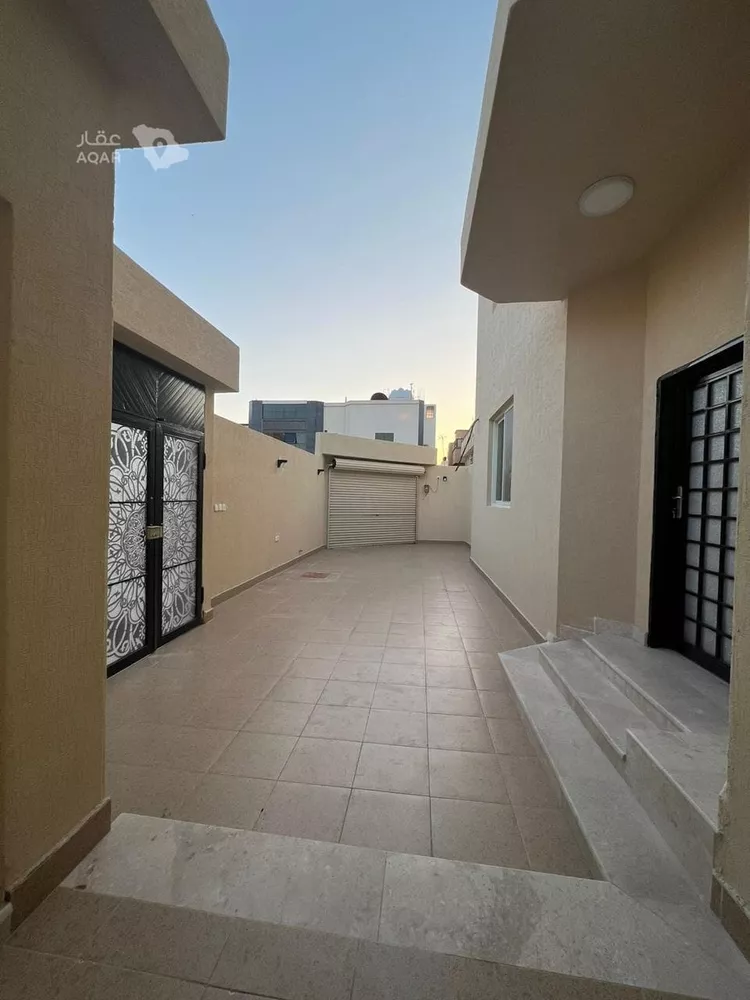 فيلا للبيع في شارع حراء, حي الخالدية, مدينة الدرعية, منطقة الرياض 3