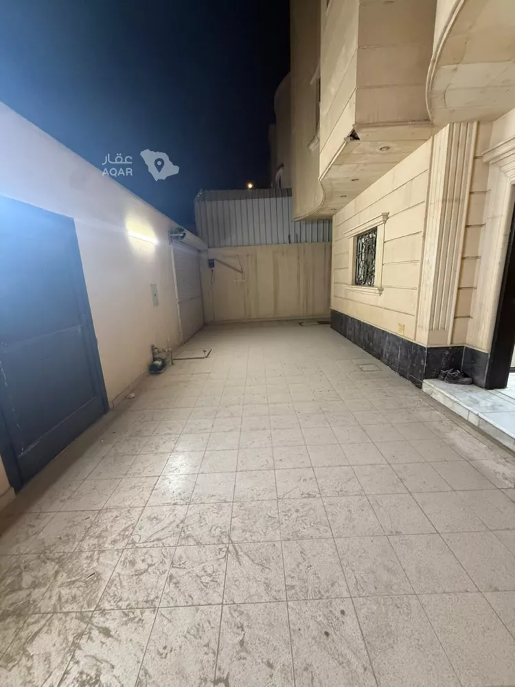 Floor for Rent in Riyadh Ad Dar Al Baida 11