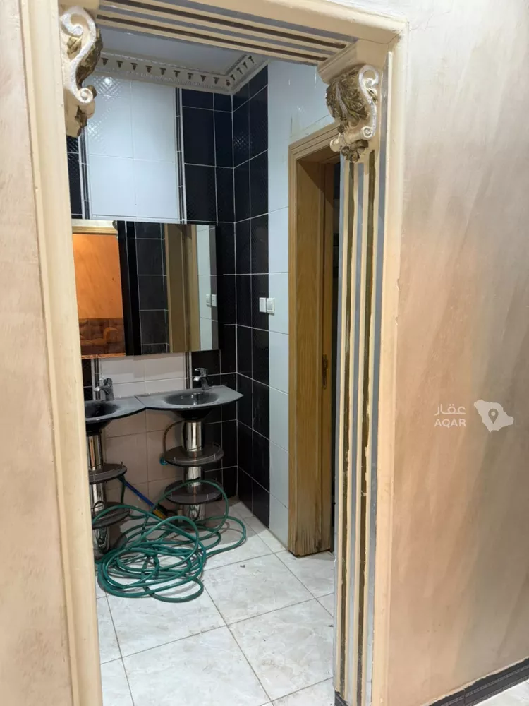 Floor for Rent in Riyadh Ad Dar Al Baida صورة 2