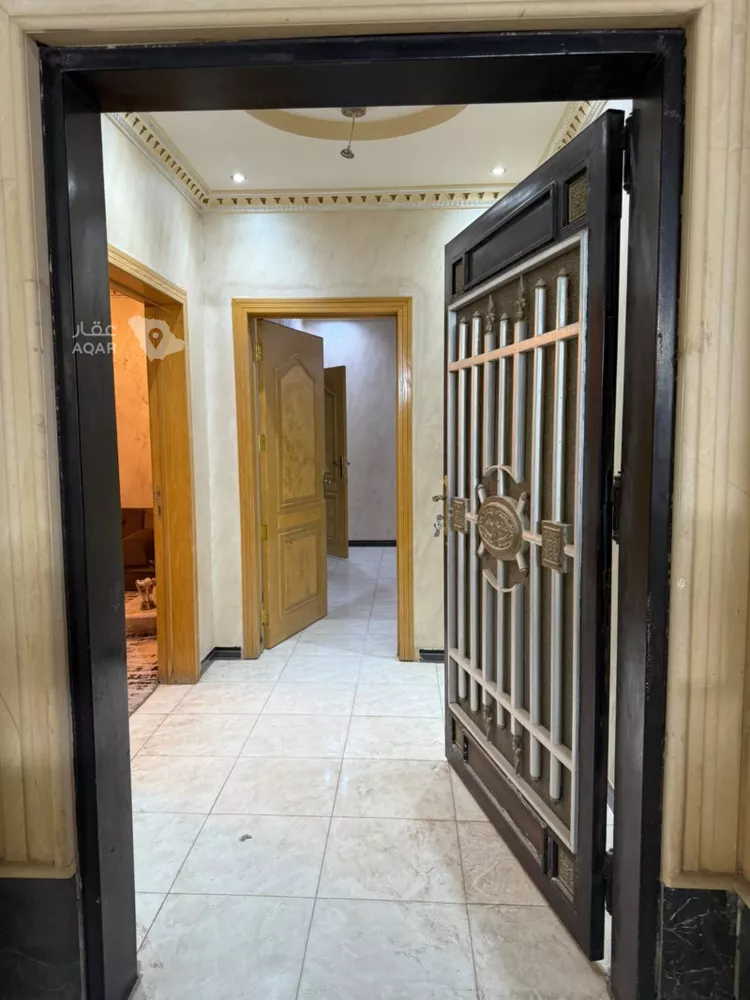 Floor for Rent in Riyadh Ad Dar Al Baida 7