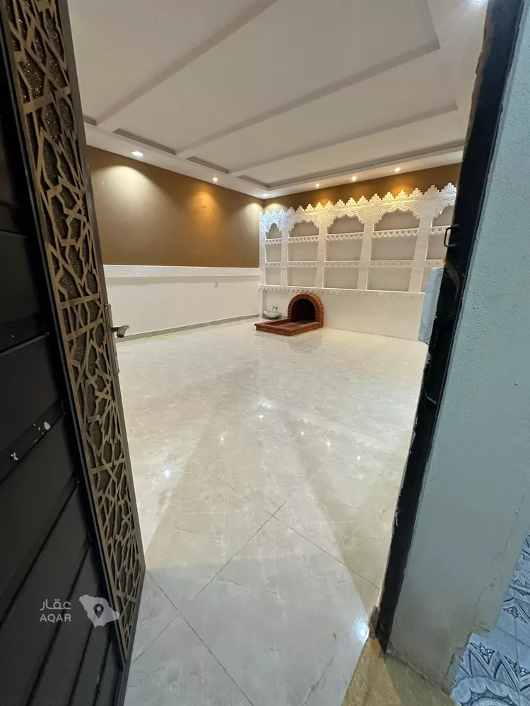 Floor for Rent in Hail An Naqrah 2