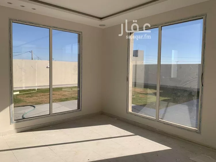 فيلا للبيع في شارع ابراهيم بن قيس, حي الواحة, مدينة عنيزة, منطقة القصيم صورة 3