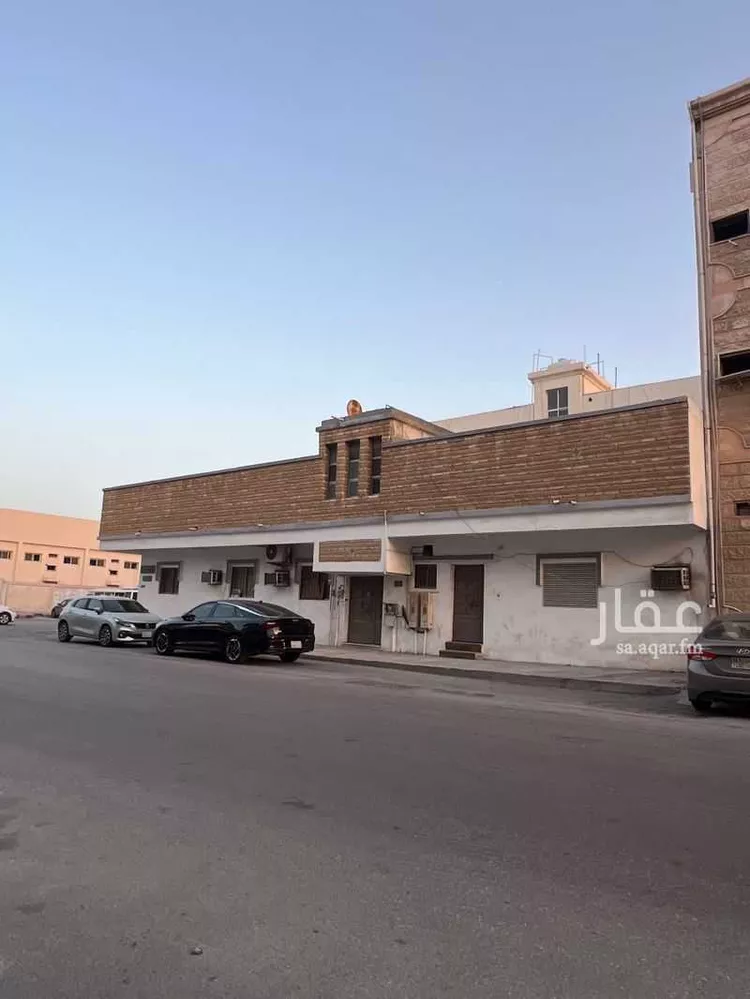 عمارة للبيع في شارع الثالث والعشرون, حي الثقبة, مدينة الخبر, المنطقة الشرقية صورة 2