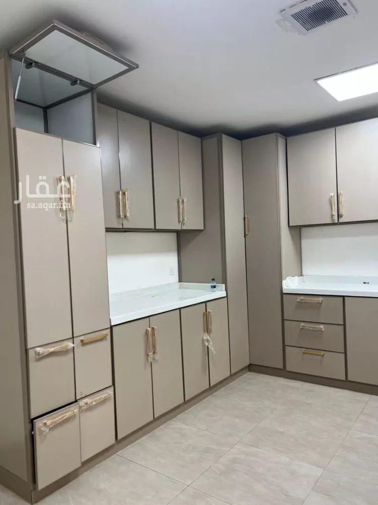 فيلا للبيع في شارع البرهان بن أيوب, حي مطار الملك خالد الدولي, مدينة الرياض, منطقة الرياض